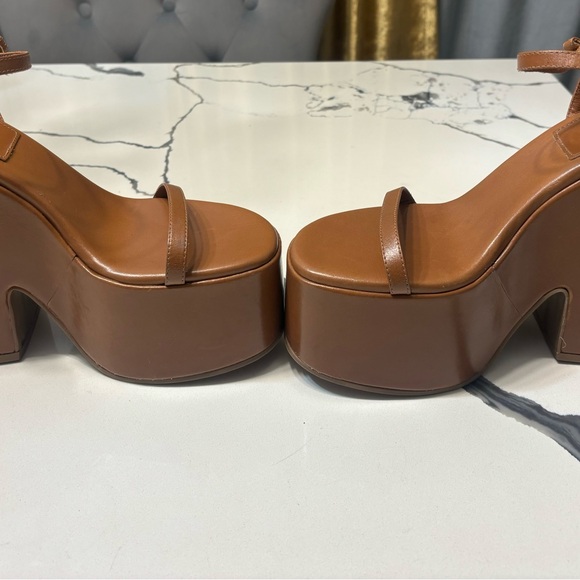 Larroude Leather sandals! - Picture 3 of 5